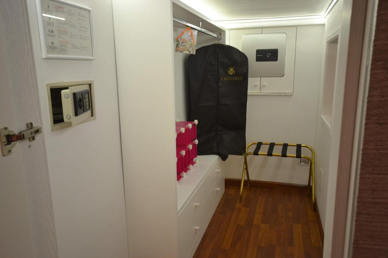特拉尼Golden Bay住宿加早餐旅馆 外观 照片